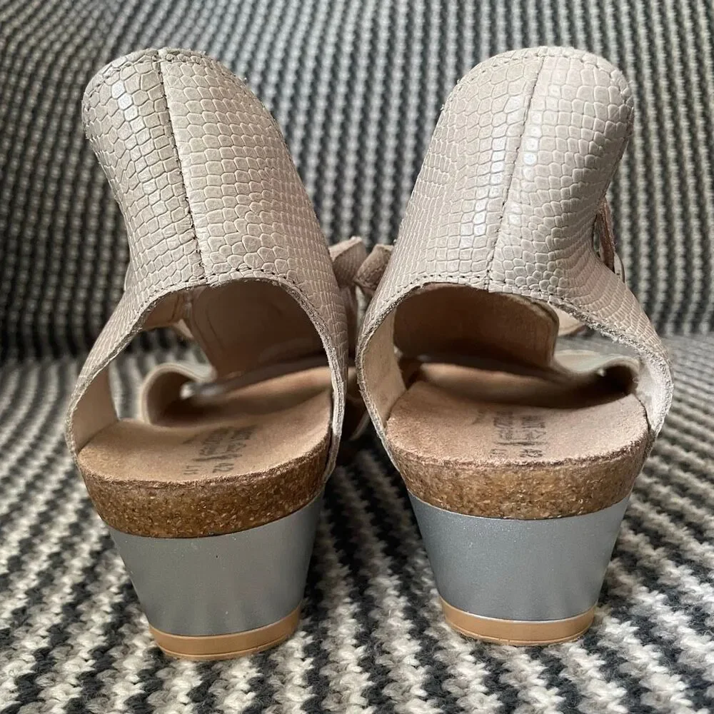 Naot Fiona women’s shoe size 11-11.5 (42) wedge sandal